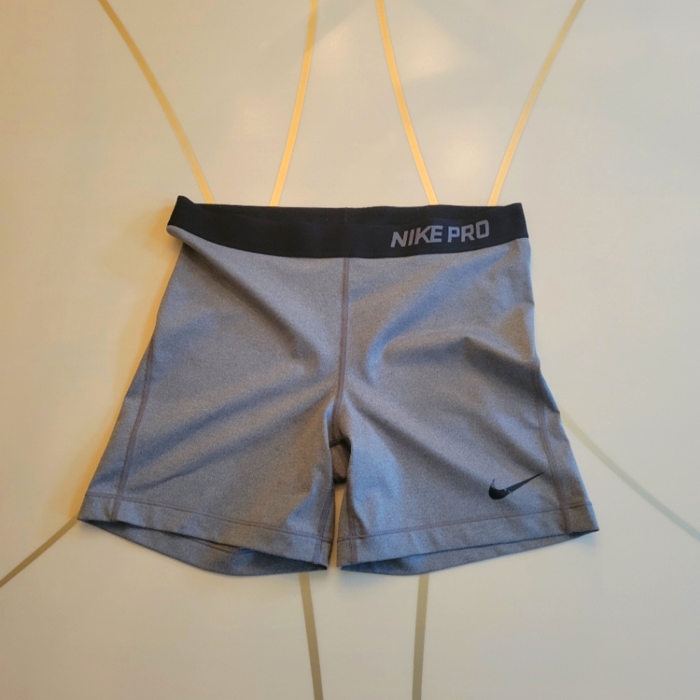 Nike Women's 5" Pro Cool Grey/Black Training Shorts (AA4352-021)